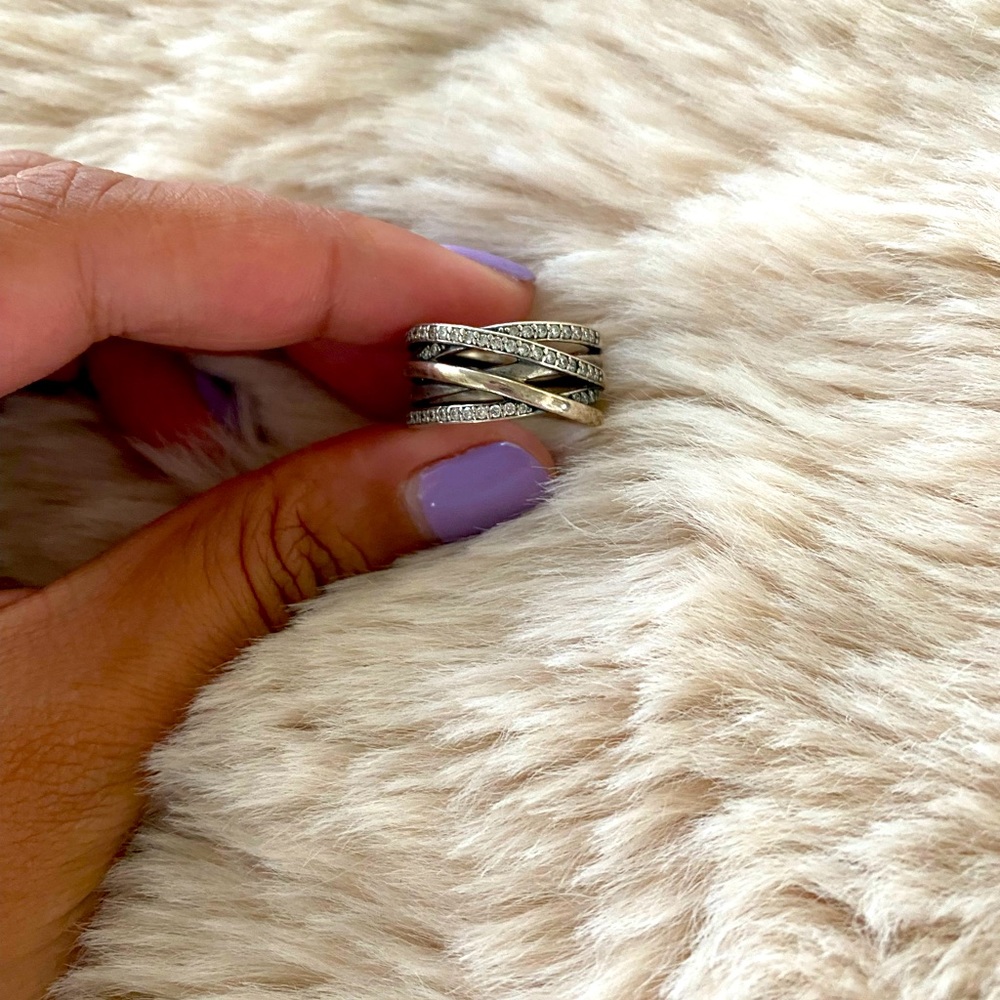 Elegant ring